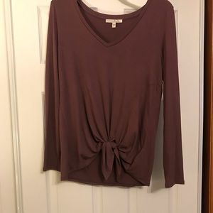 Long sleeve Express knot top.